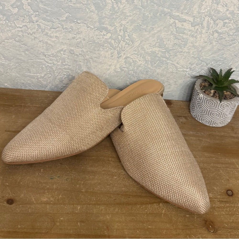 Elegant Tilocow Tan/ beige burlap Women's Flats/Mules